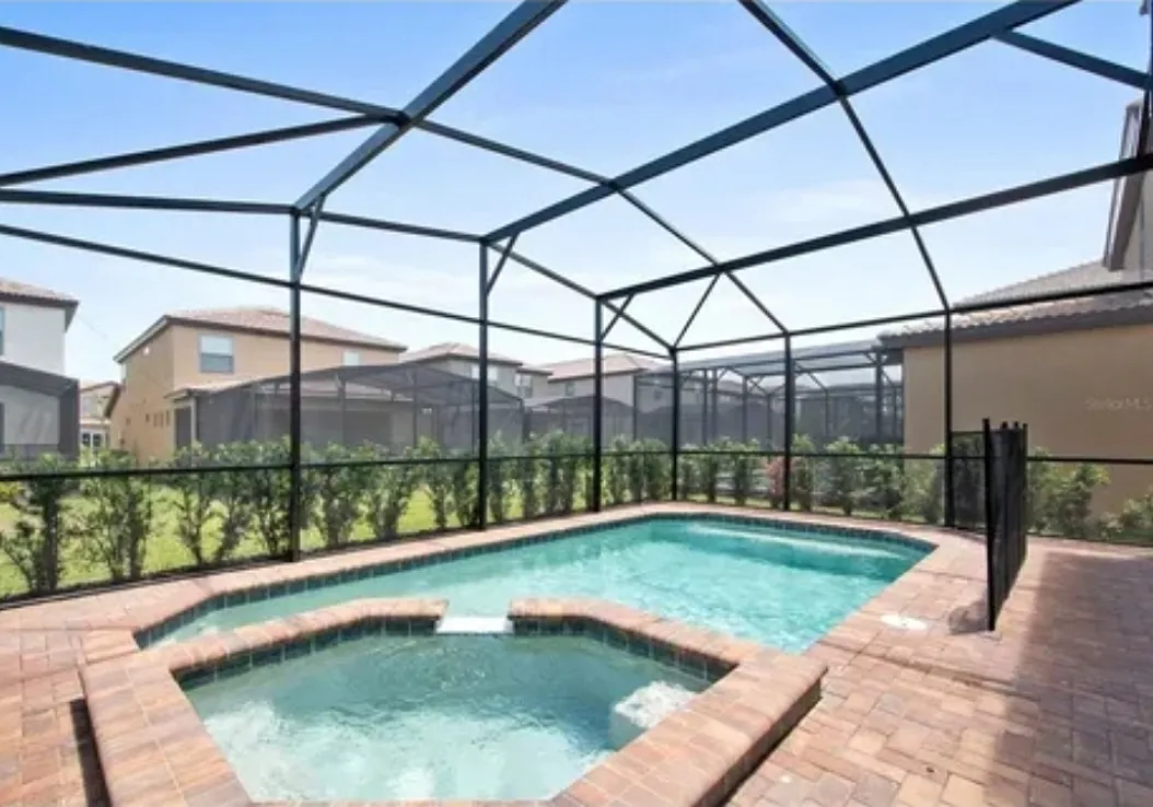 5 bed, 2491 sqft, $3,400 — Photo 2