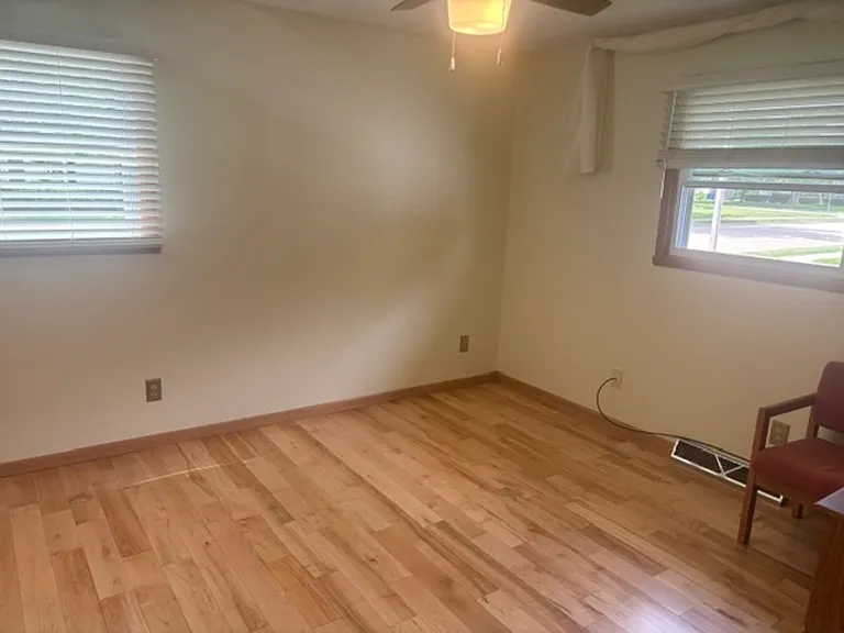 1203 Oak St — Photo 12
