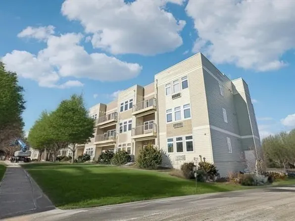 8206 Starr Grass Dr APT 306, Madison, WI 53719