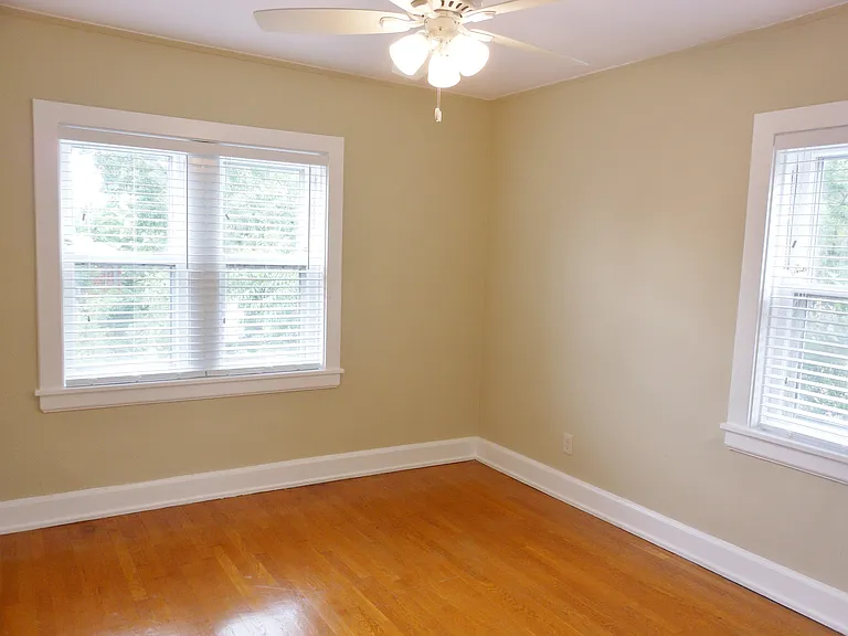 7515 Parkdale Ave — Photo 10