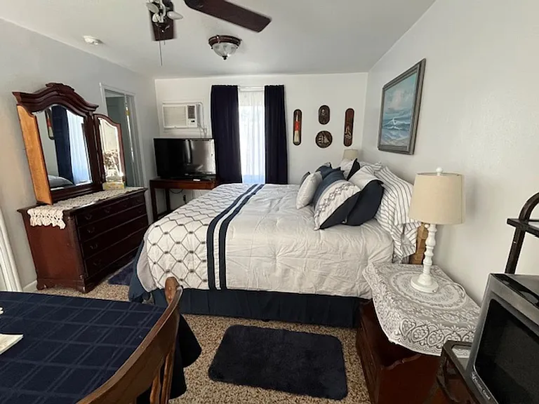 2680 NE Indian River Dr — Photo 4