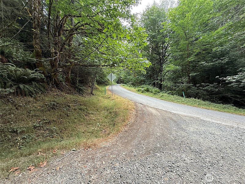 5th image of 327 xx Kolisch Road E