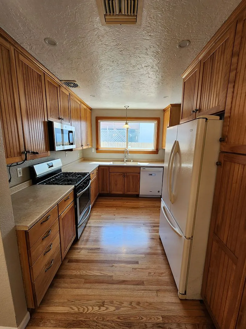 Single Story 4 Bedroom House in Clairemont/Bay Park — Photo 4