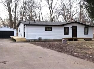 835 N Lemen St, Fenton, MI 48430