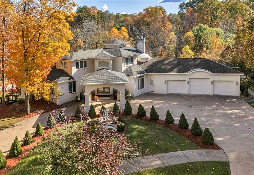 1st image of 8709 Deer Creek Dr