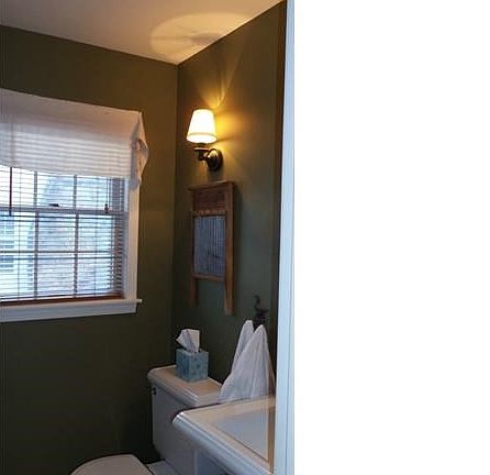 5th image of 39 Darby Ave