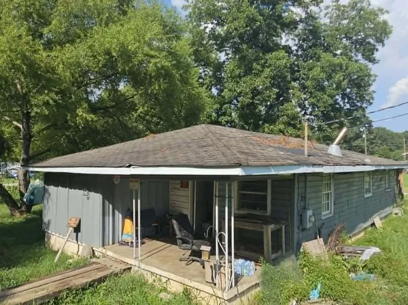 1105 Vann Dr, Cedartown, GA 30125