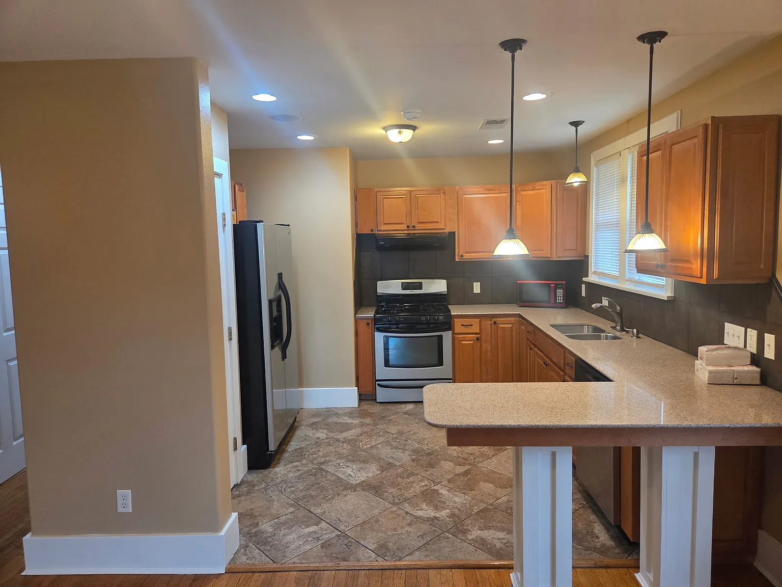 1 bed, 850 sqft, $899 — Photo 3