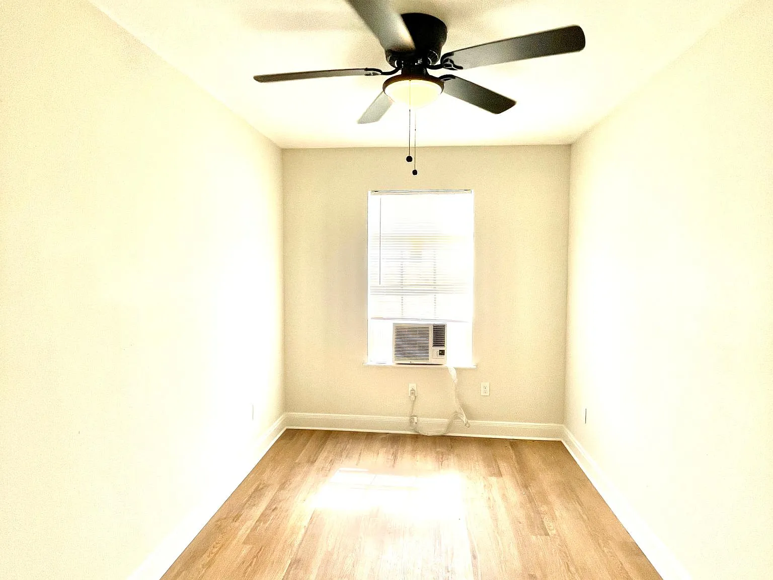 2325 Hollis St — Photo 4