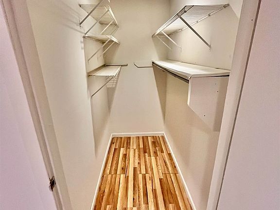 5th image of 334 E 55th St APT 17