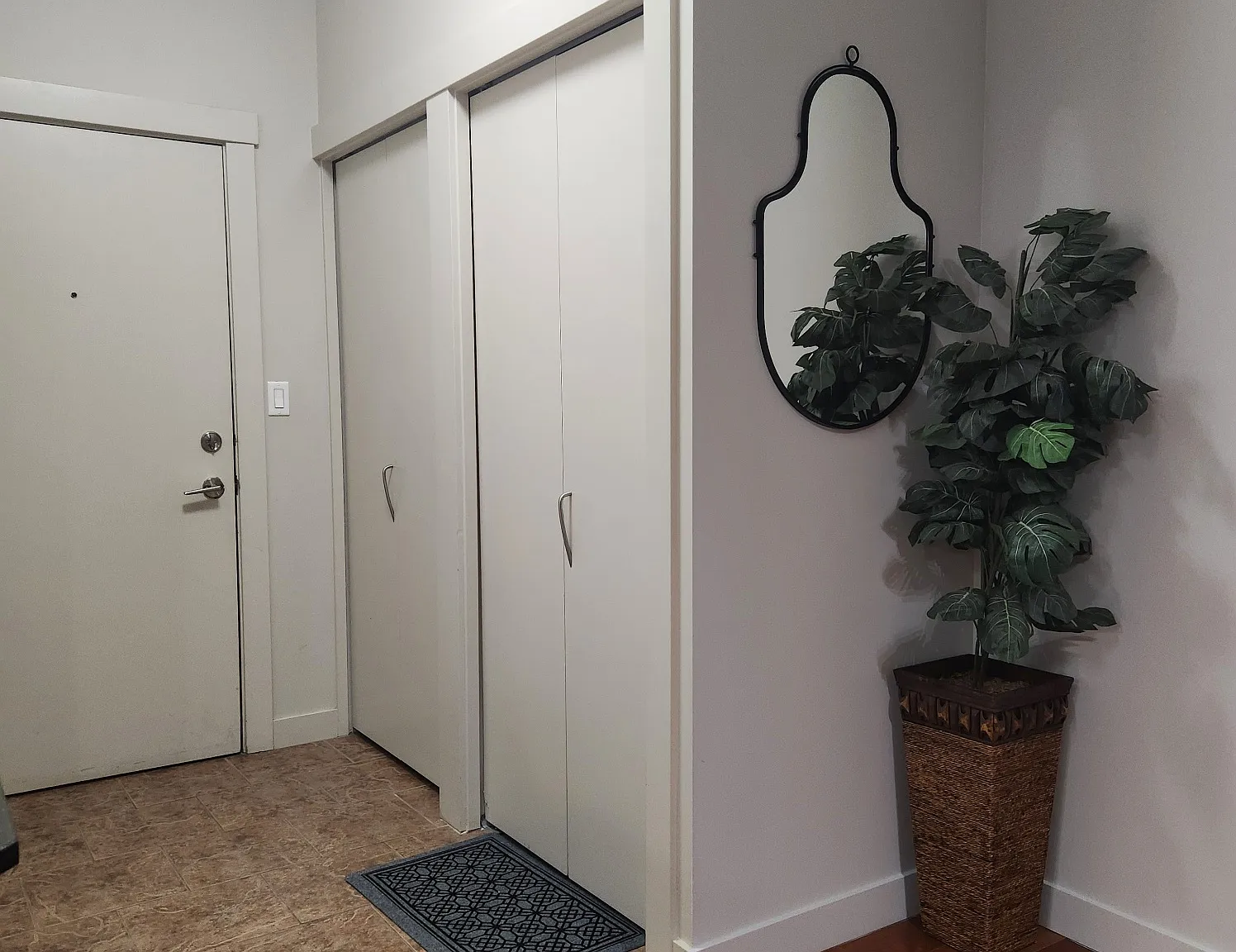 2 bed, 960 sqft, $2,295 — Photo 2
