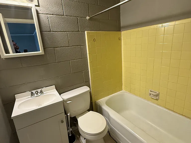 5223 E 12th St #8 — Photo 5