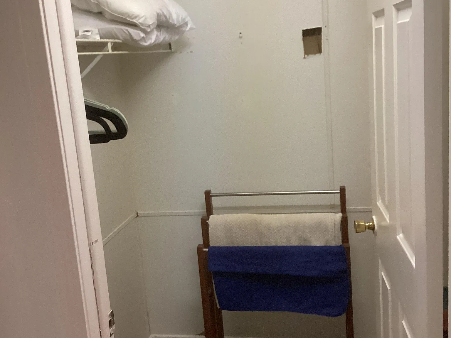 3 bed, 3.0 bath, 1200 sqft, $1,252 — Photo 2