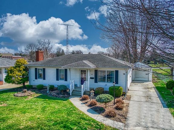 2nd image of 118 Sunset Dr