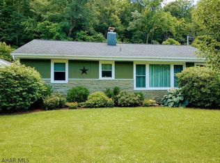 515 Summit St, Everett, PA 15537