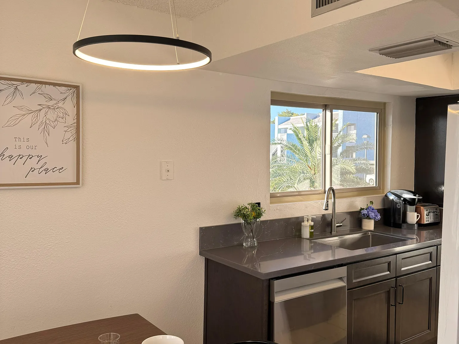 2 bed, 900 sqft, $1,334 — Photo 4