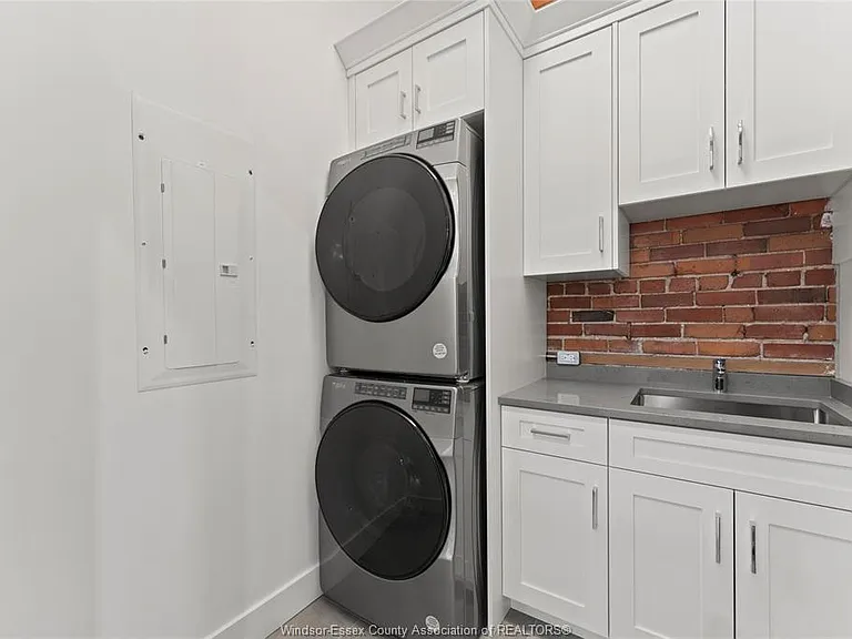 247 Brock St #201 — Photo 20