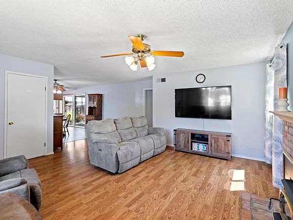 5th image of 232 Belden Dr