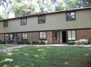 2430 Echo Valley Dr, Stow, OH 44224
