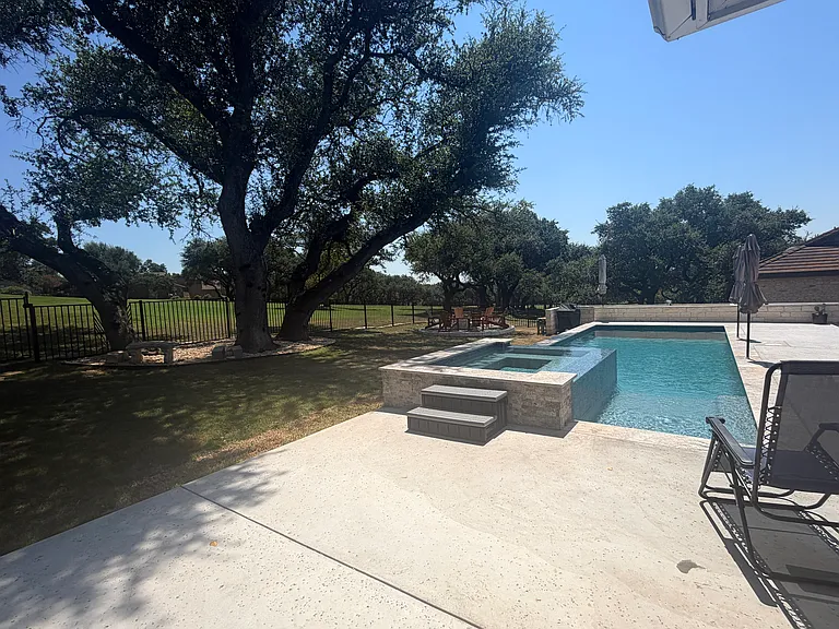 602 Lakeway Dr — Photo 29