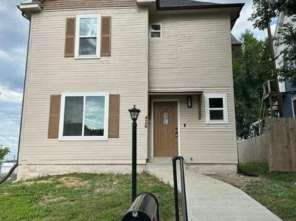 426 S 5th St, Atchison, KS 66002
