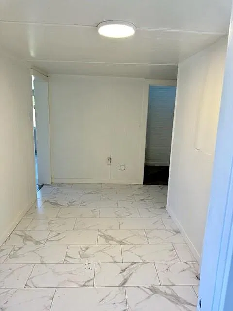 2627 Bay Ave — Photo 3