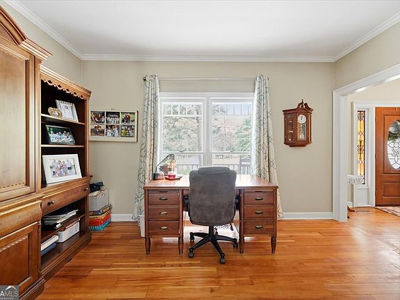 5th image of 250 Kingswood Dr