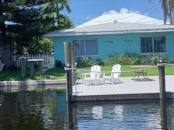 2609 Bridgeview St, Matlacha, FL 33993