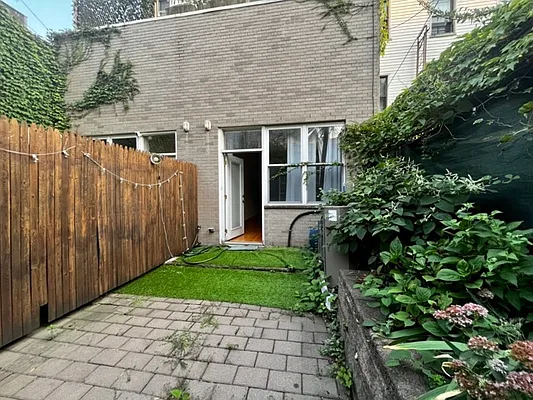 Rented by MySpaceNYC | media 2