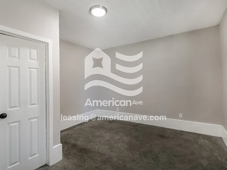 857709_011_wm_-_bedroom_13327376.jpg