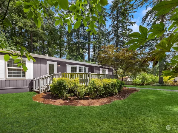 8050 Sands Avenue NE, Bainbridge Island, WA 98110