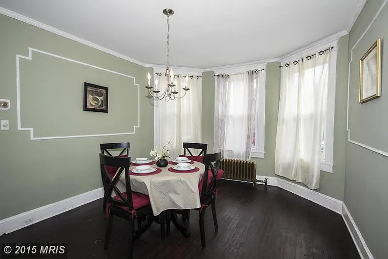 2901 Whitney Ave — Photo 4