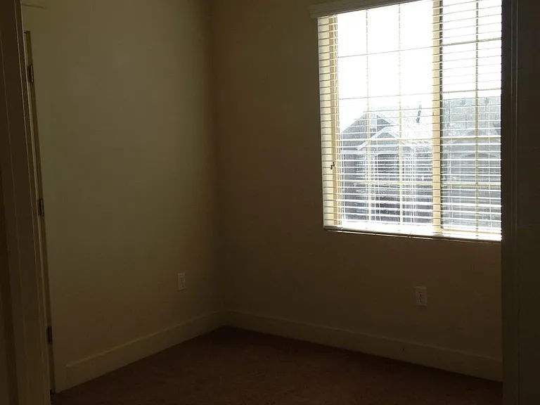 179 W Springview Dr — Photo 11
