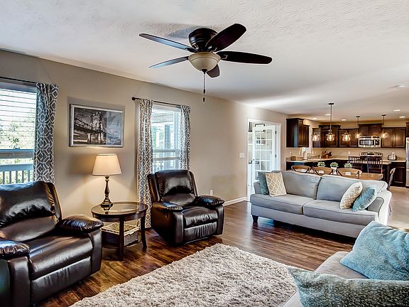 5th image of 2028 Bridgewater Ln