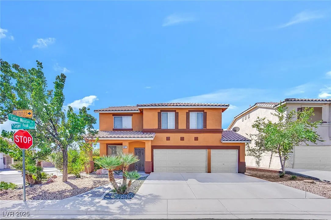 4 bed, 2.5 bath, 2510 sqft, $2,680 — Photo 1