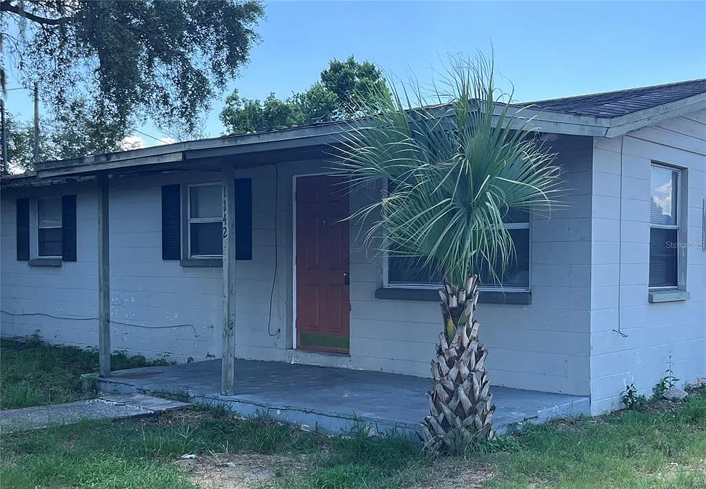 3 bed, 1.0 bath, 864 sqft, $1,249 — Photo 2