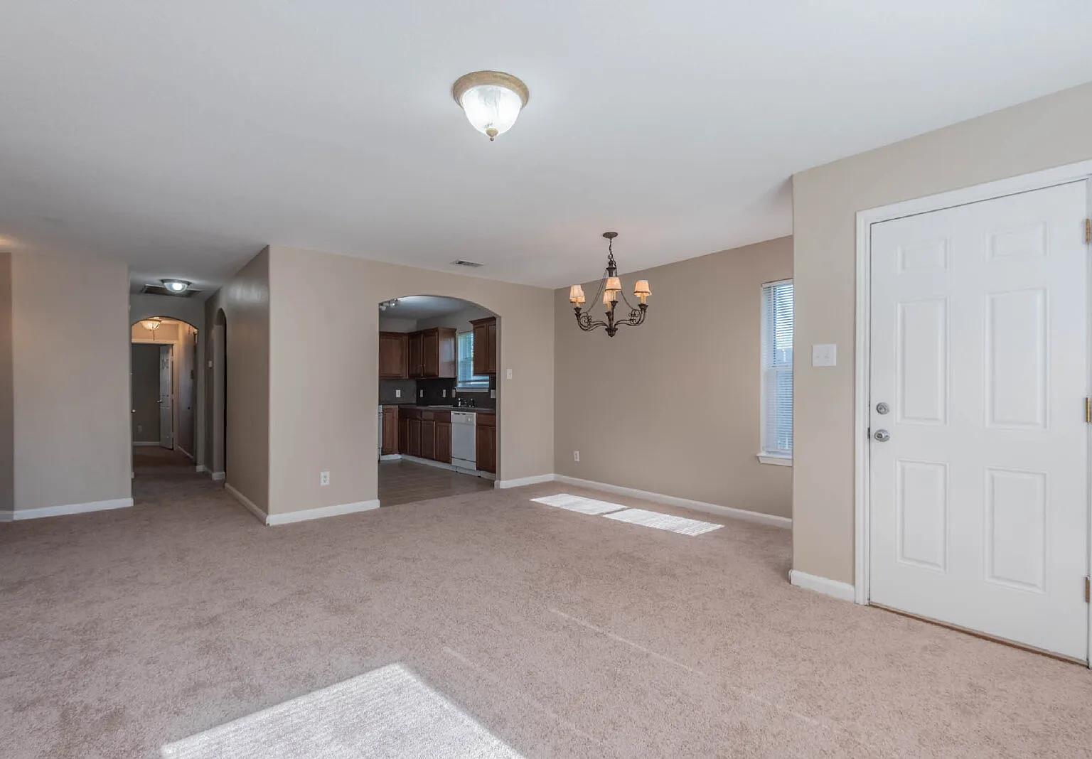 3 bed, 2.0 bath, 1264 sqft, $1,500 — Photo 3