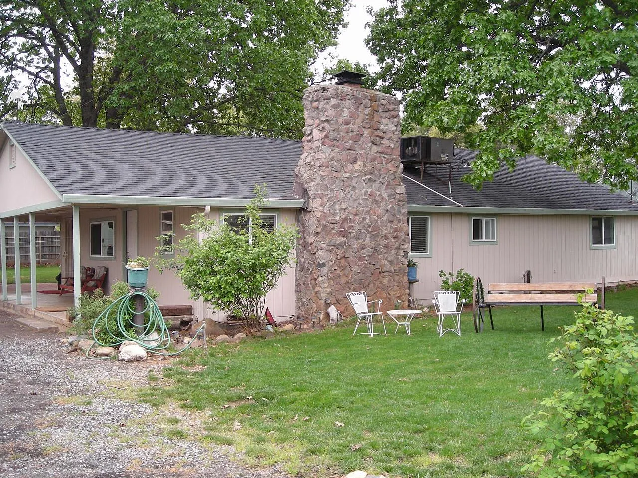 1315 Madewood Ln photo 1