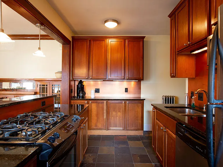 3229 Garfield Ave #202 — Photo 7