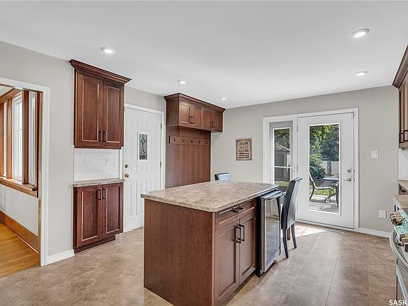 4th image of 1032 University Dr