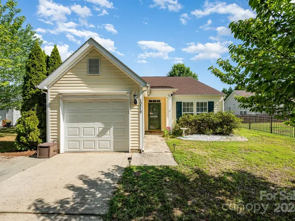 10519 Glory Meadow Ct, Charlotte, NC 28278
