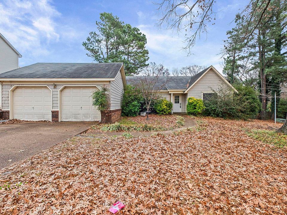 1st image of 2320 E Lake Oaks Dr