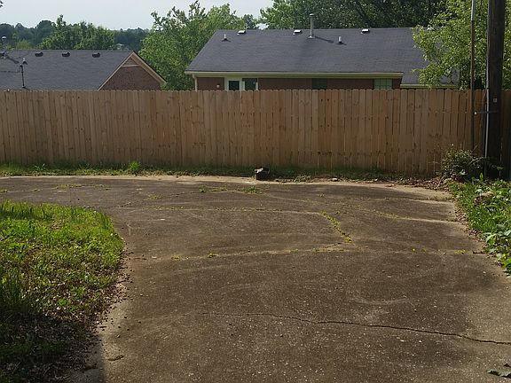 2nd image of 4004 Forest Green Dr