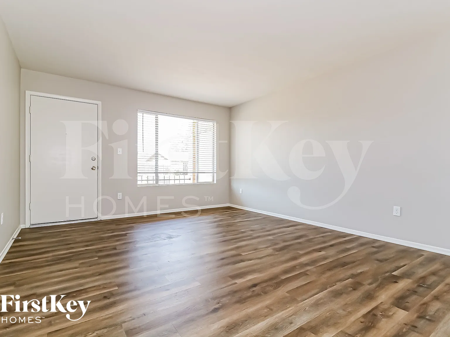 3 bed, 2.0 bath, 1638 sqft, $2,365 — Photo 3