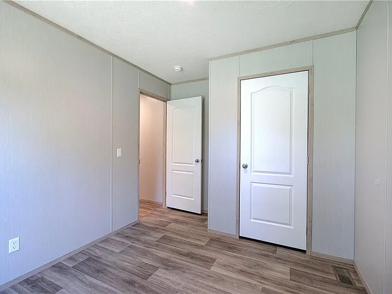81 Popham Rd — Photo 28