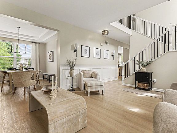 4th image of 7513 Burshire Dr
