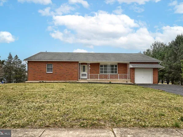 1637 Yorktowne Dr, York, PA 17408