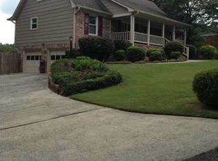 2241 S Pinehurst Dr, Gardendale, AL 35071