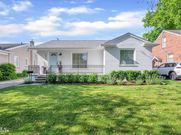 1215 Aline Dr, Grosse Pointe Woods, MI 48236