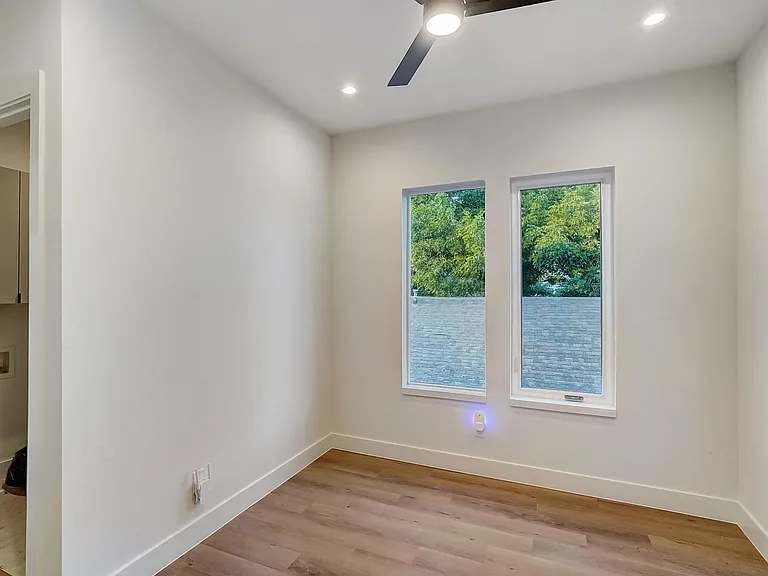 1719 Homeland St — Photo 18